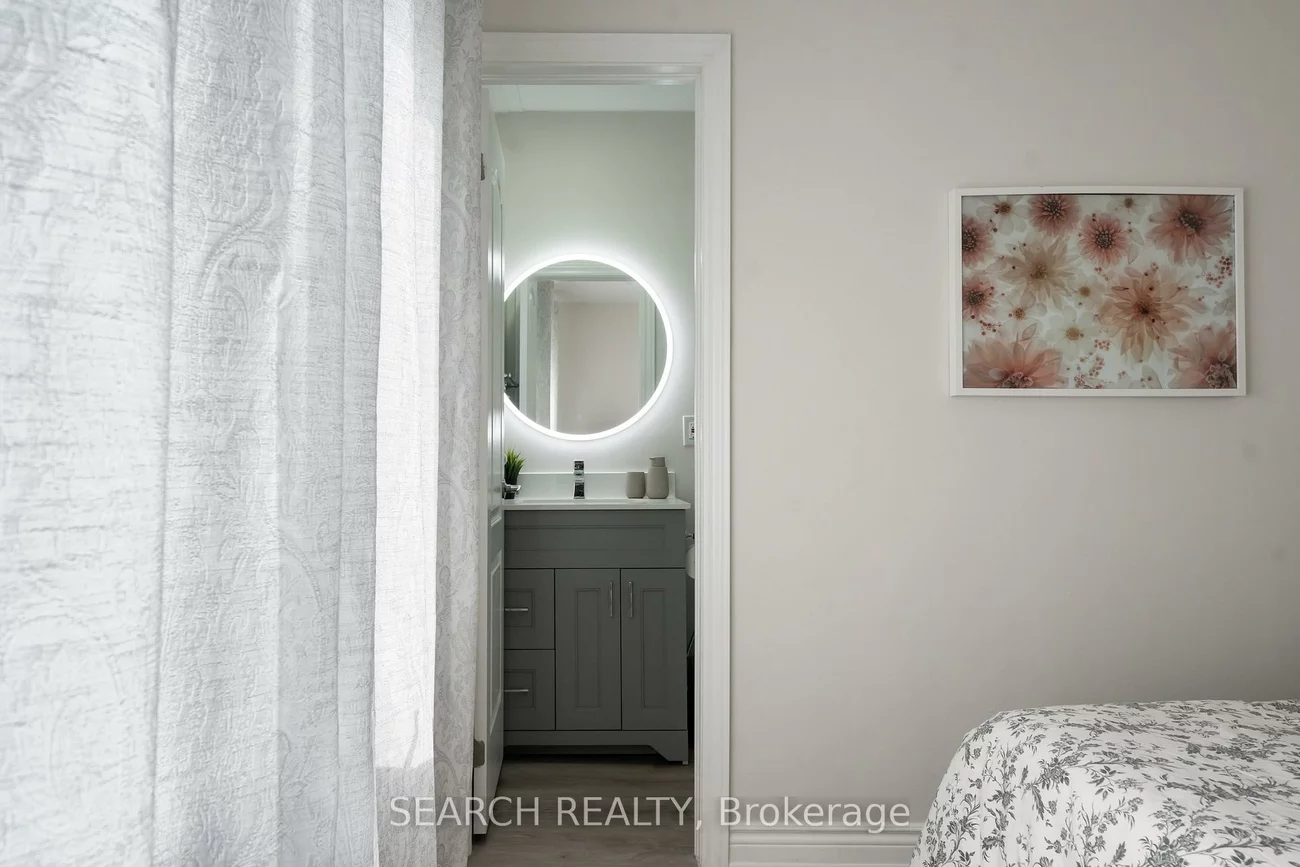 1079, Deta, Lakeview, Mississauga