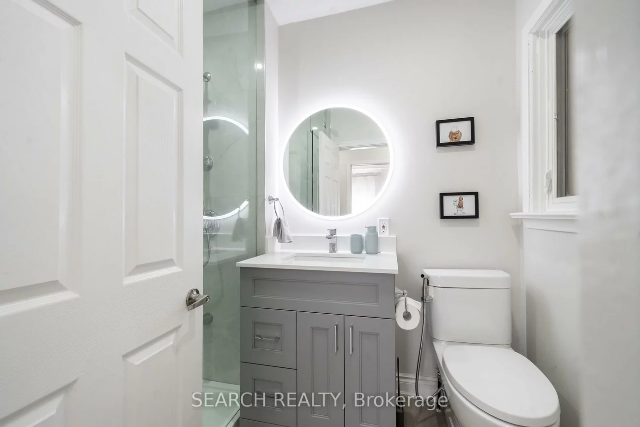1079, Deta, Lakeview, Mississauga