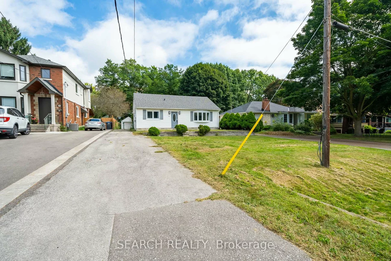 1079, Deta, Lakeview, Mississauga