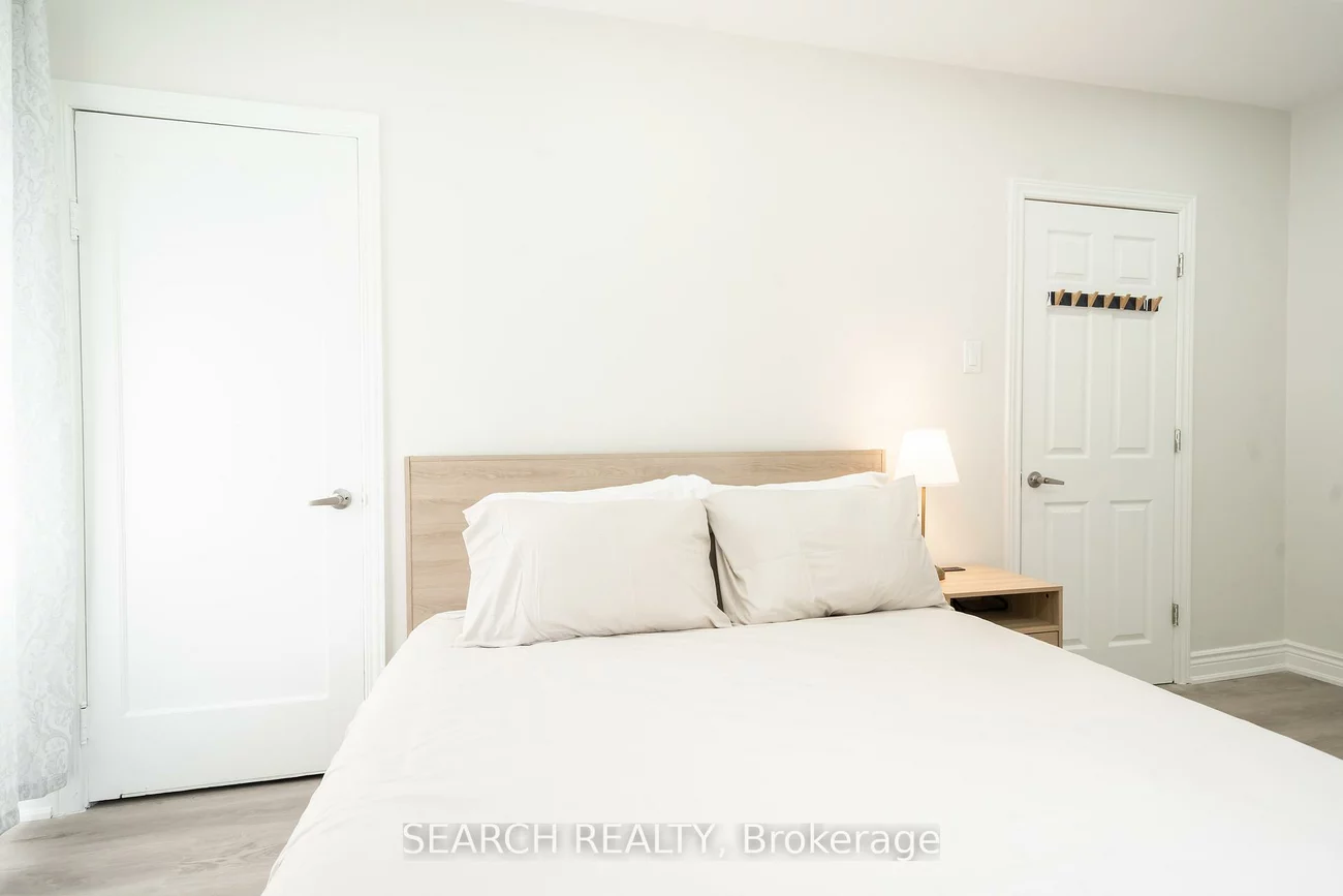 1079, Deta, Lakeview, Mississauga