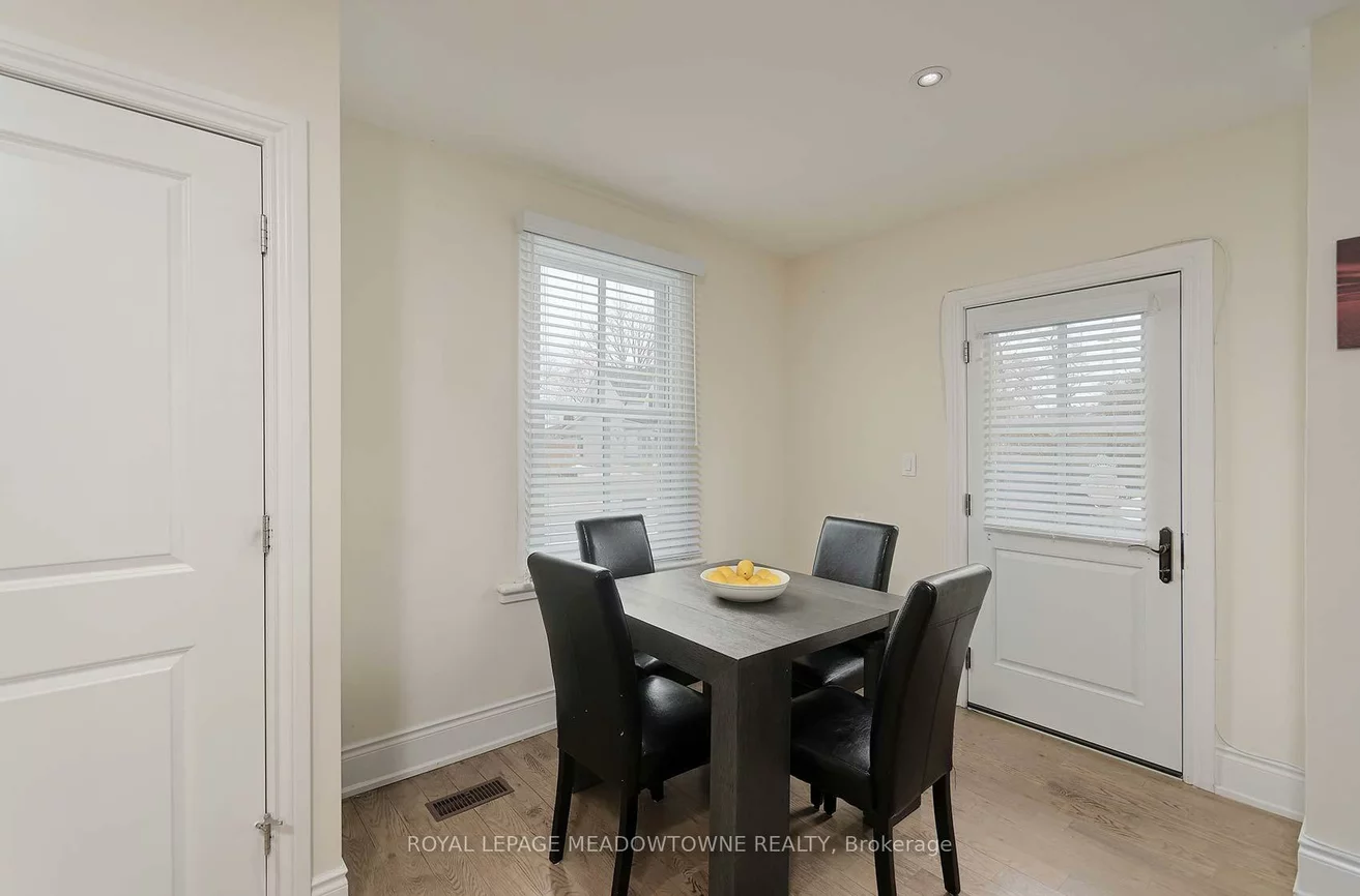307a, Queen, Streetsville, Mississauga