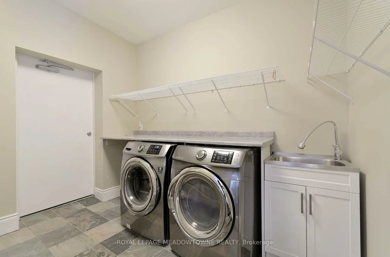 307a, Queen, Streetsville, Mississauga