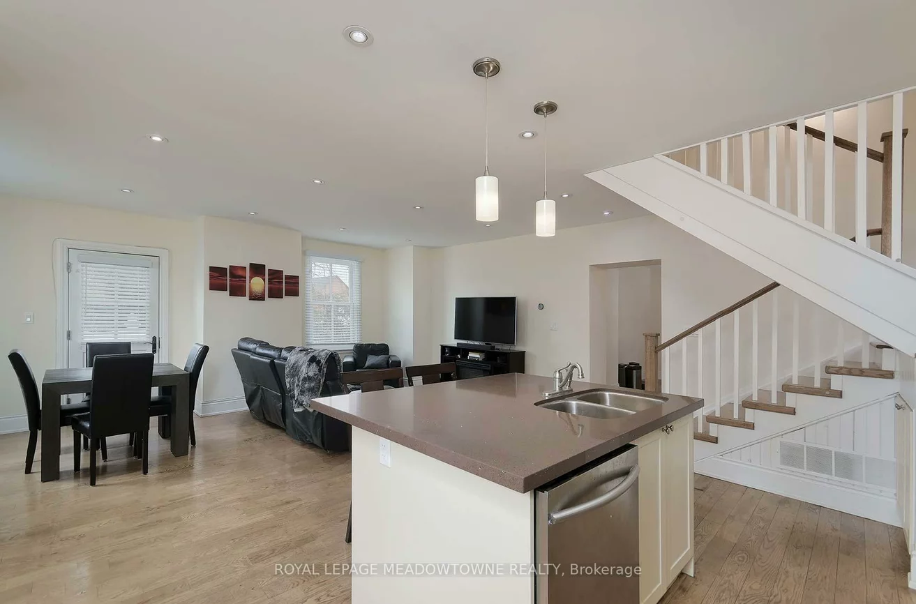 307a, Queen, Streetsville, Mississauga