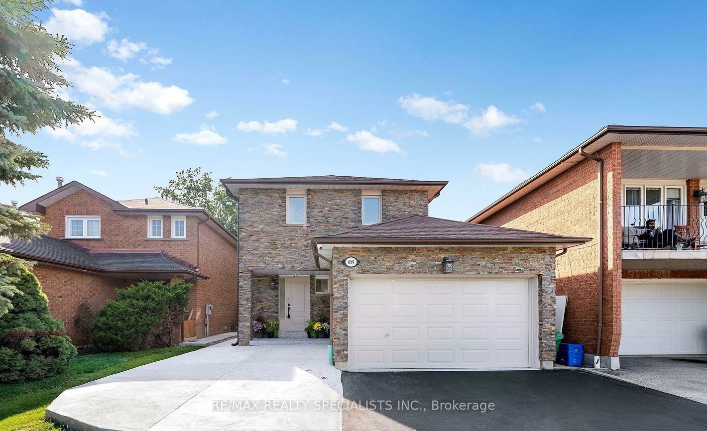 659, Roselaire, Hurontario, Mississauga