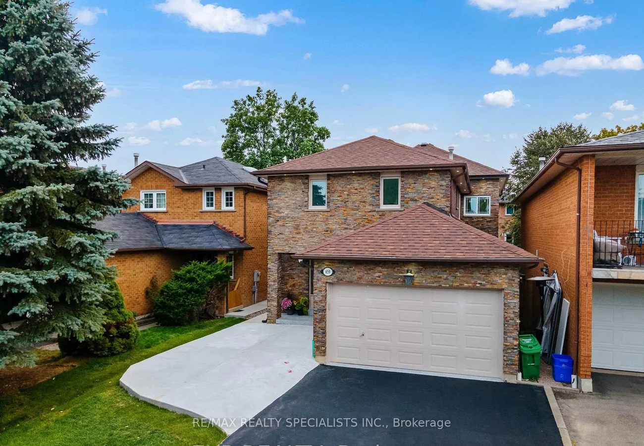 659, Roselaire, Hurontario, Mississauga