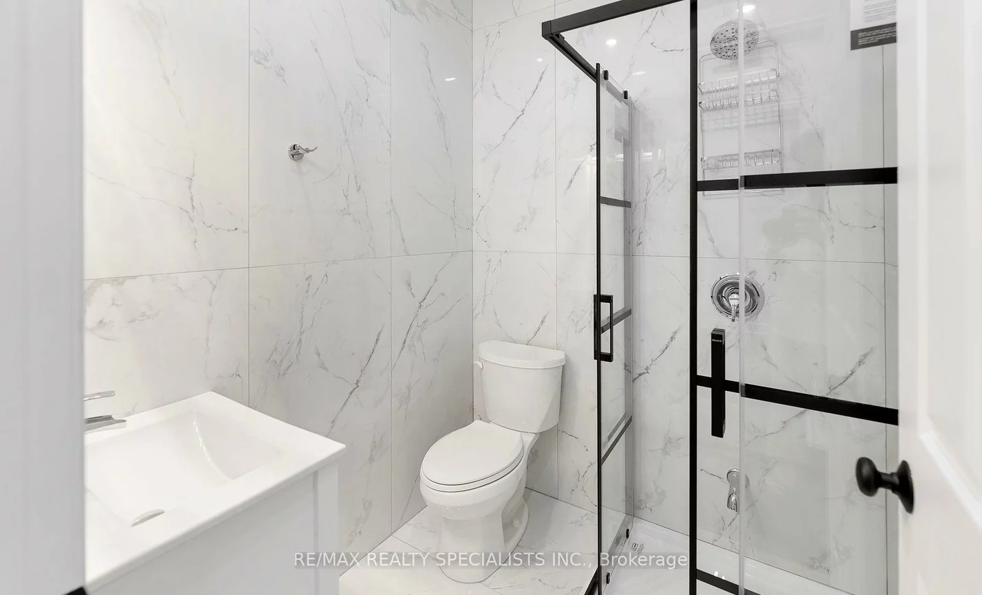 659, Roselaire, Hurontario, Mississauga