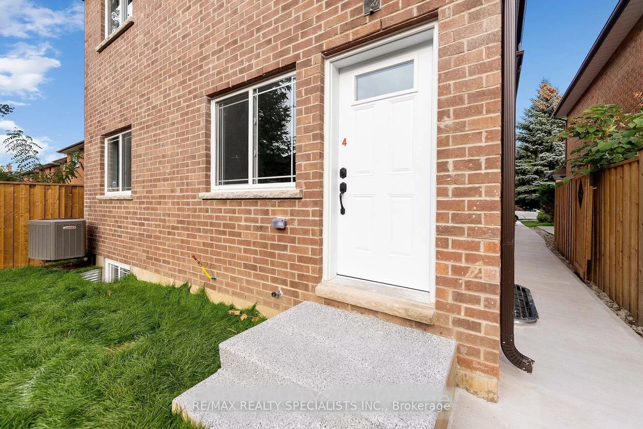 659, Roselaire, Hurontario, Mississauga