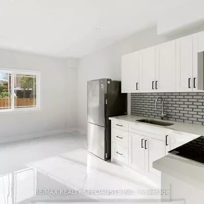 659, Roselaire, Hurontario, Mississauga