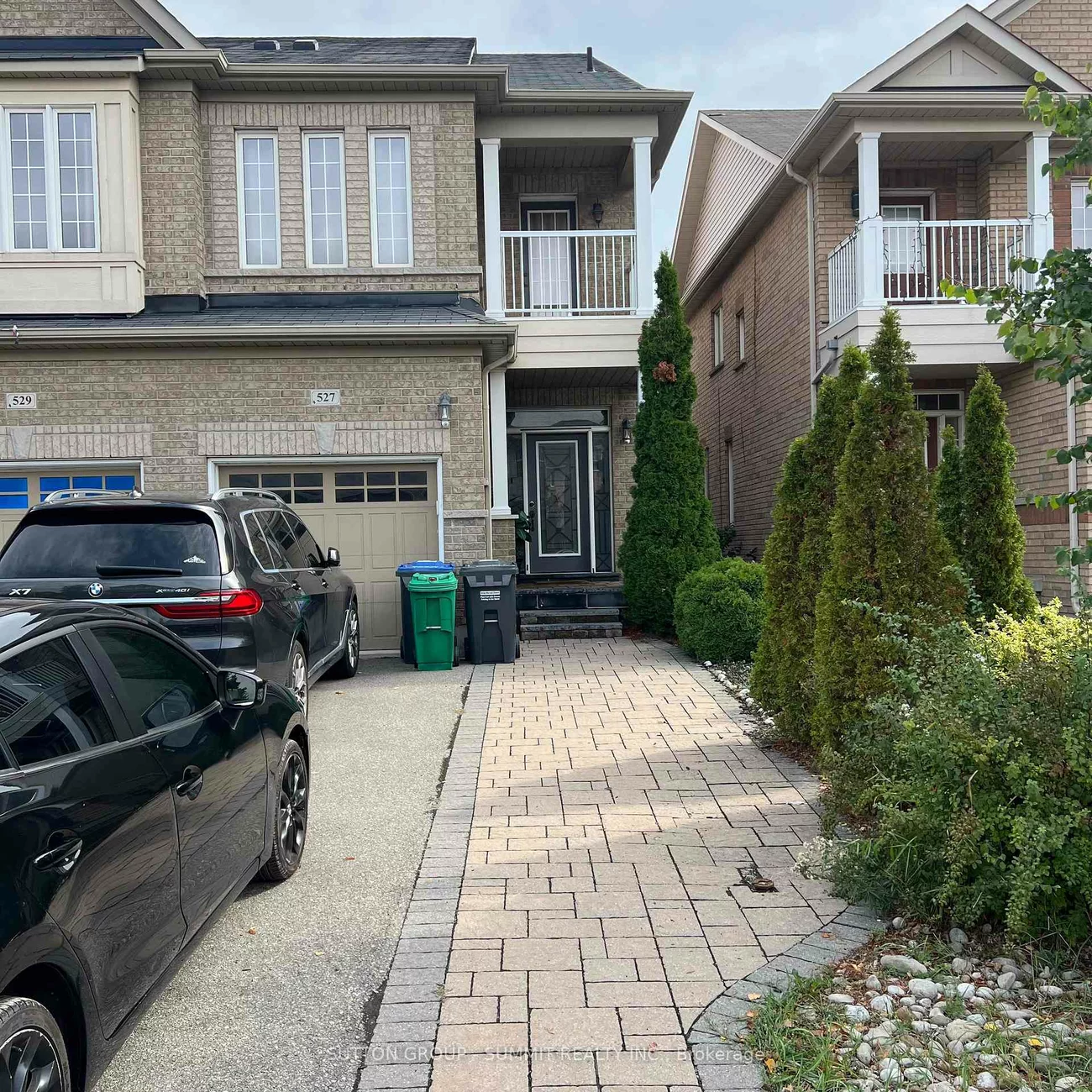 527, Coach, Hurontario, Mississauga