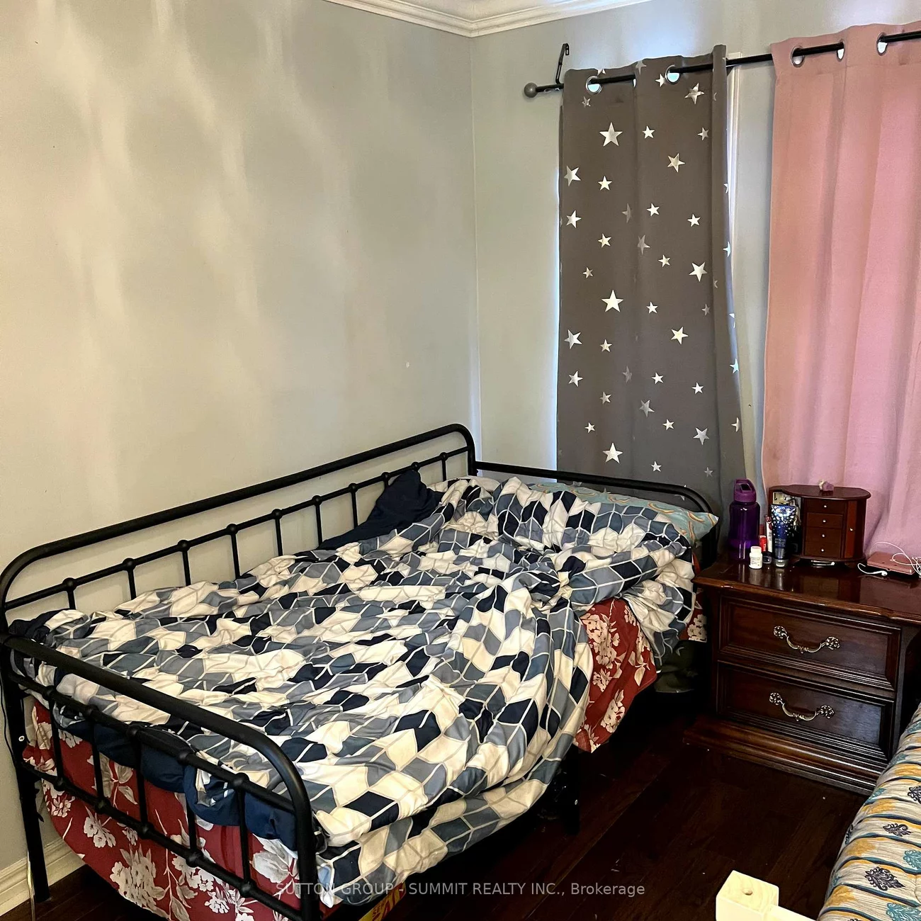 527, Coach, Hurontario, Mississauga