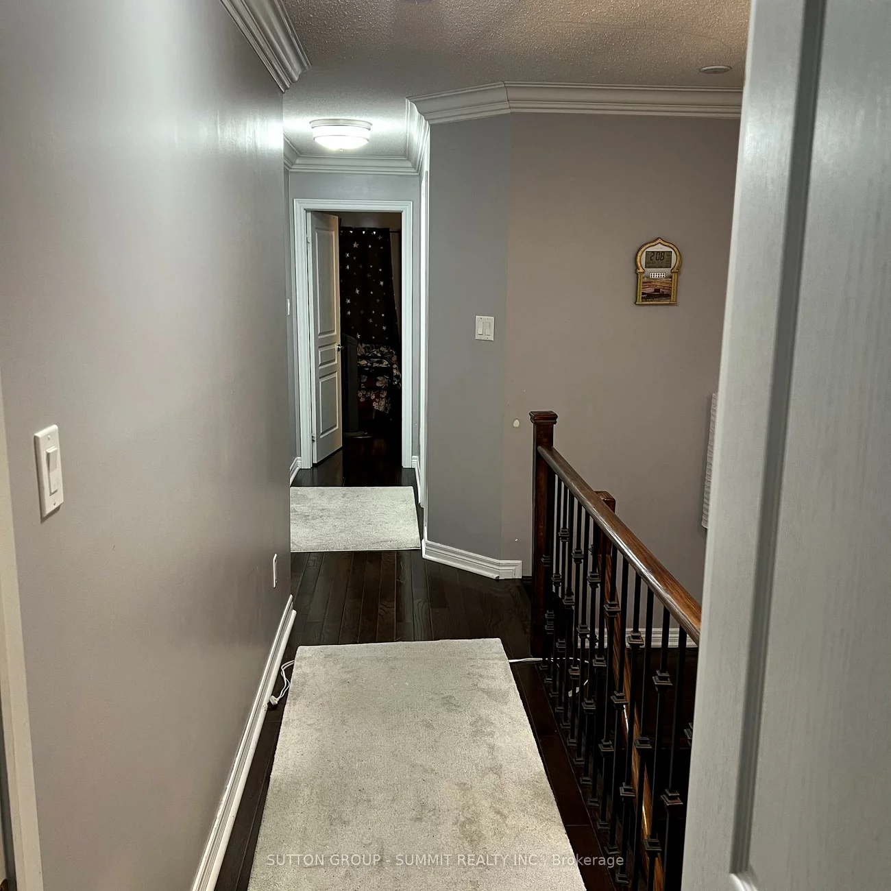 527, Coach, Hurontario, Mississauga