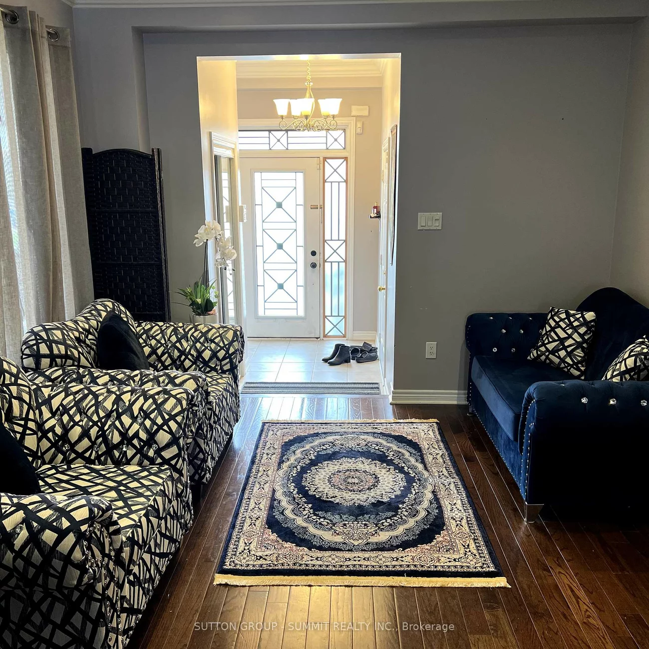 527, Coach, Hurontario, Mississauga