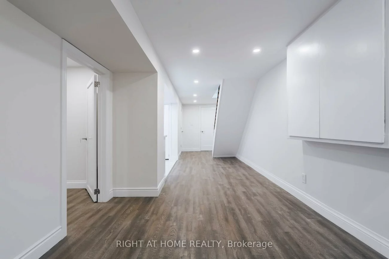 2668, Hollington, Sheridan, Mississauga