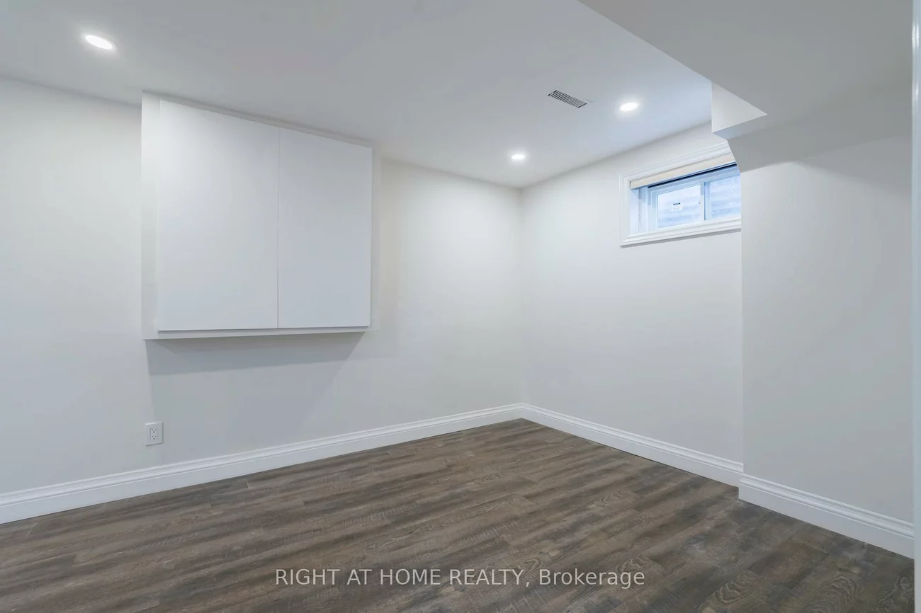 2668, Hollington, Sheridan, Mississauga