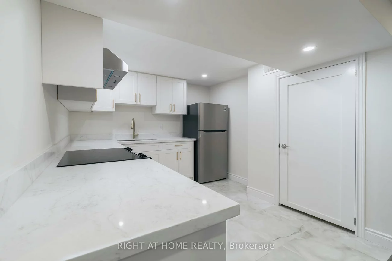 2668, Hollington, Sheridan, Mississauga