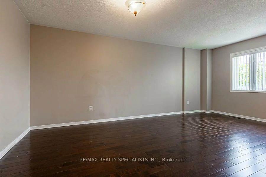 5845, Tiz, Hurontario, Mississauga