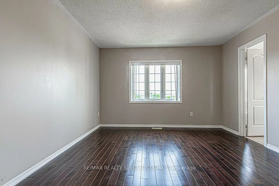 5845, Tiz, Hurontario, Mississauga