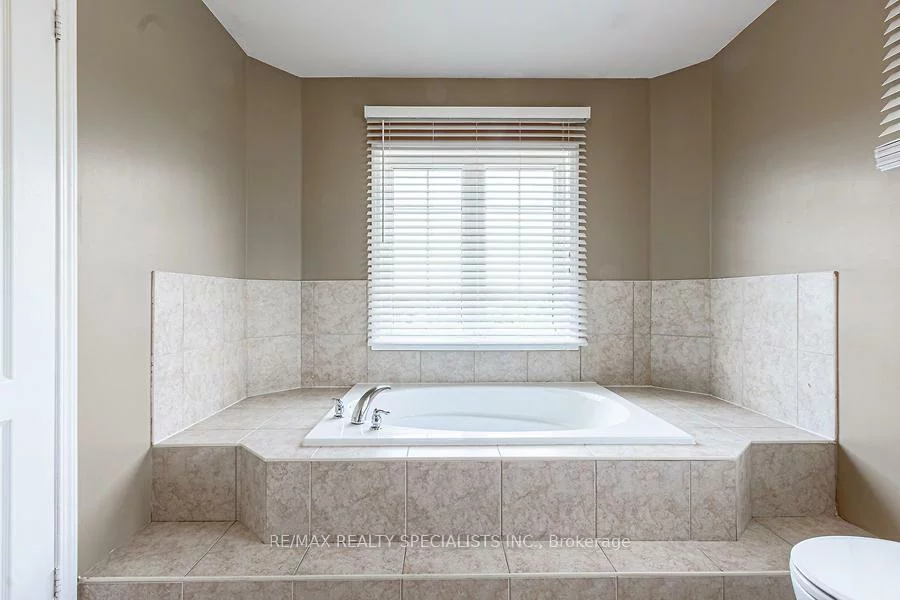 5845, Tiz, Hurontario, Mississauga
