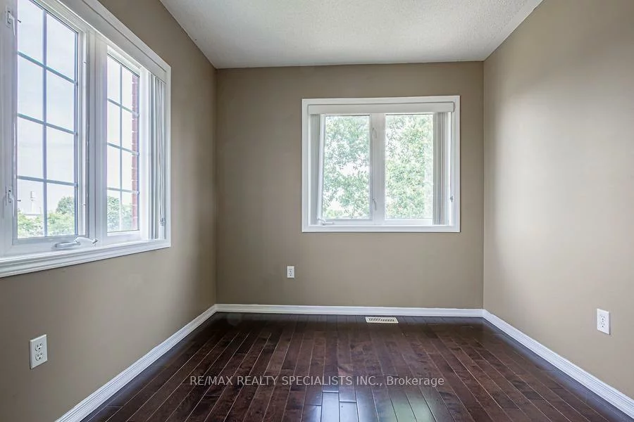 5845, Tiz, Hurontario, Mississauga