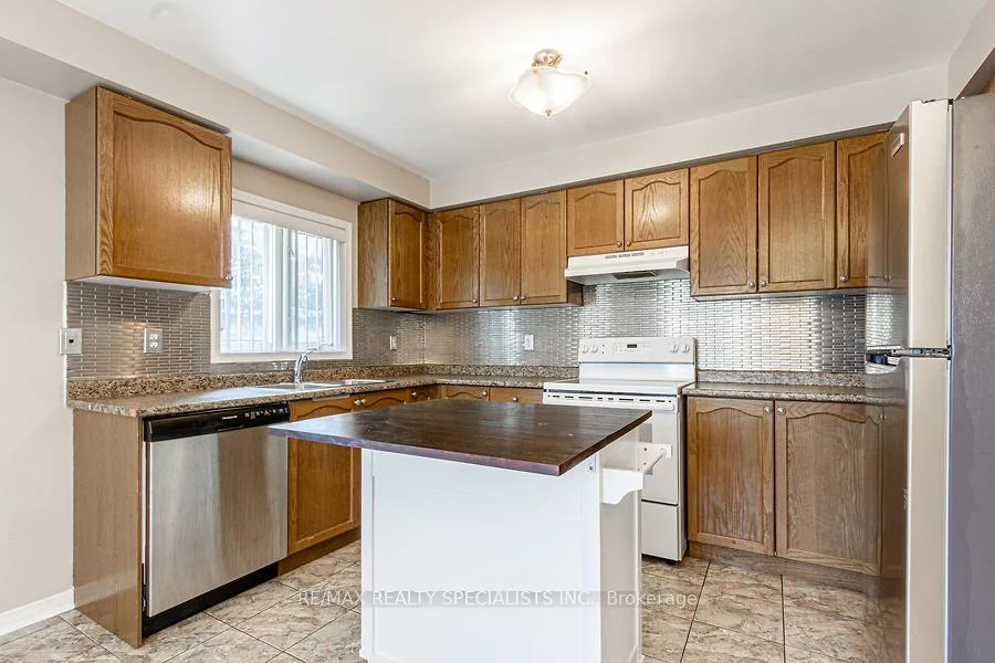5845, Tiz, Hurontario, Mississauga