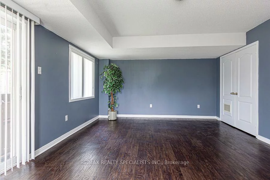 5845, Tiz, Hurontario, Mississauga