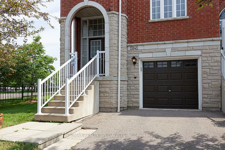 5845, Tiz, Hurontario, Mississauga