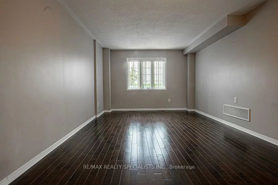 5845, Tiz, Hurontario, Mississauga