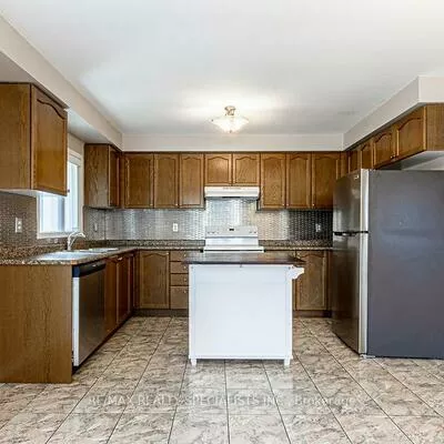 5845, Tiz, Hurontario, Mississauga