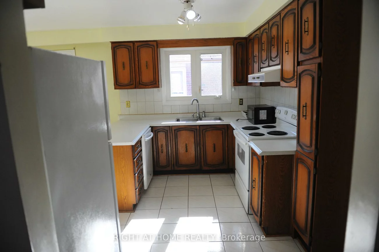 1618, Corkstone, Rathwood, Mississauga