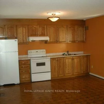 7463, Sigsbee, Malton, Mississauga