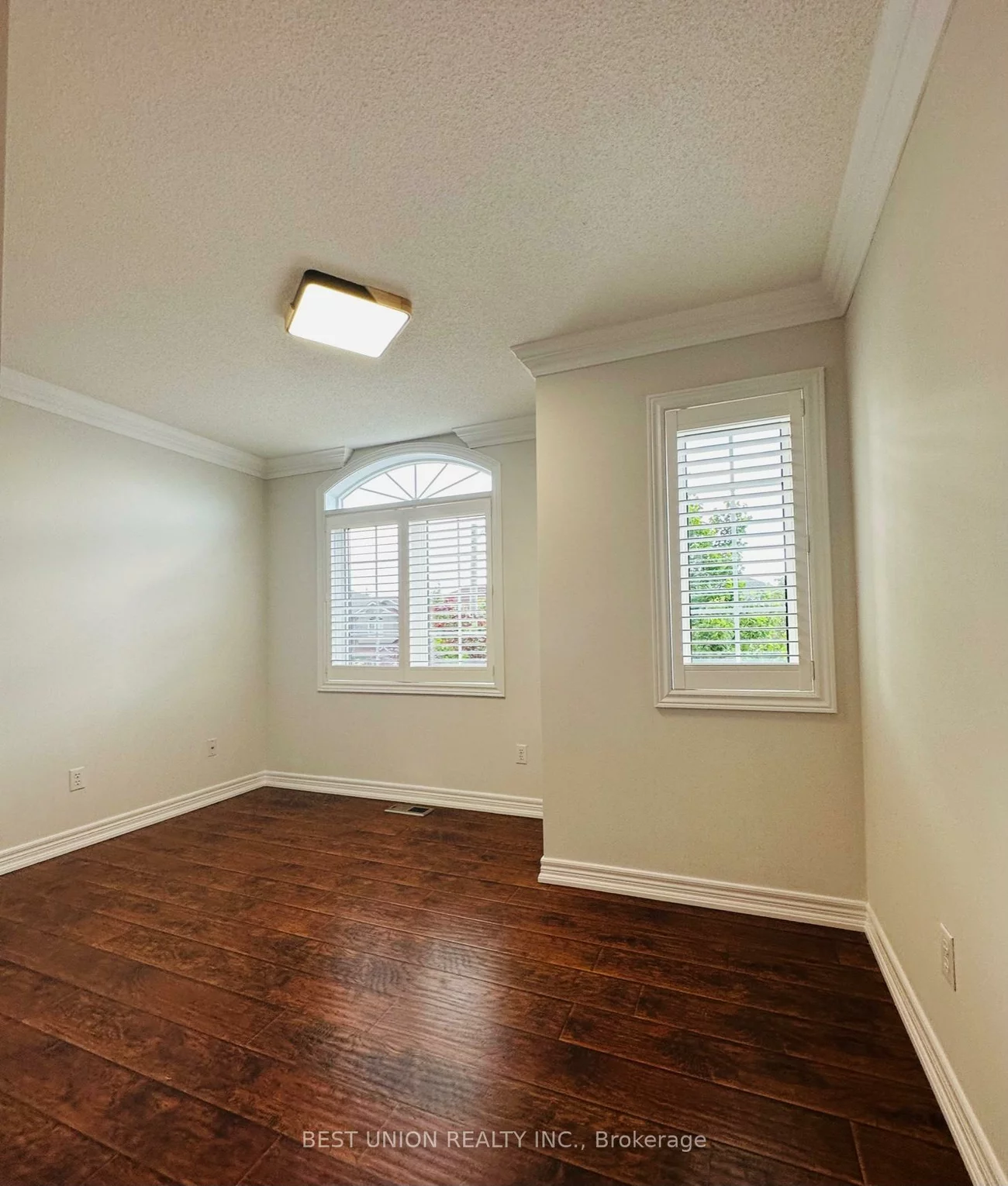 4894, Yorkshire, Hurontario, Mississauga