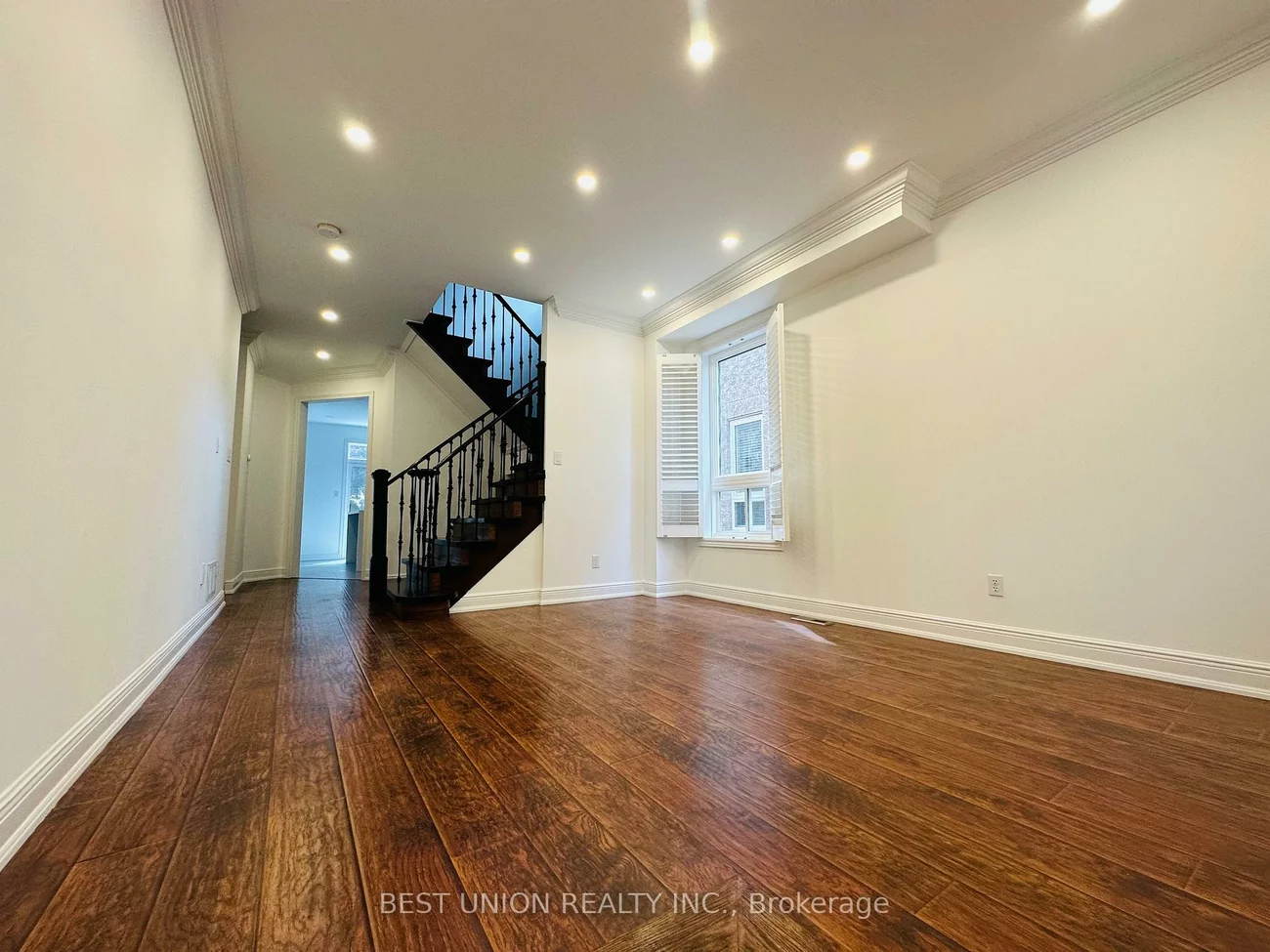 4894, Yorkshire, Hurontario, Mississauga
