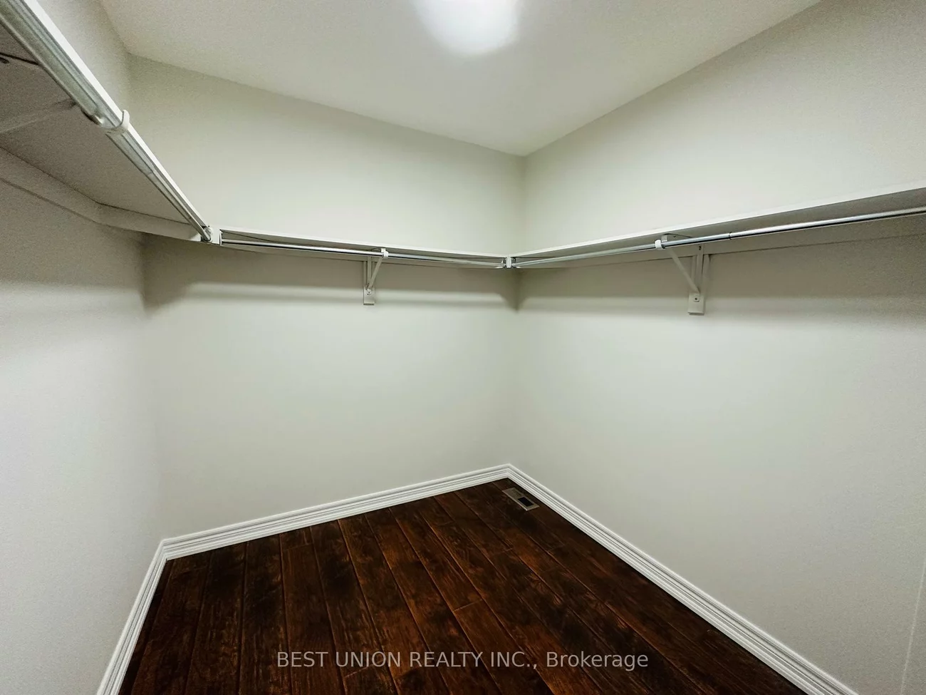 4894, Yorkshire, Hurontario, Mississauga