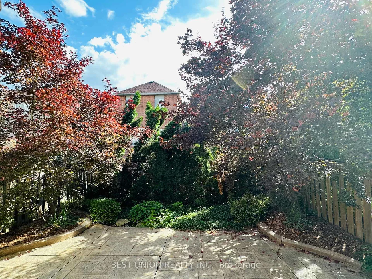 4894, Yorkshire, Hurontario, Mississauga