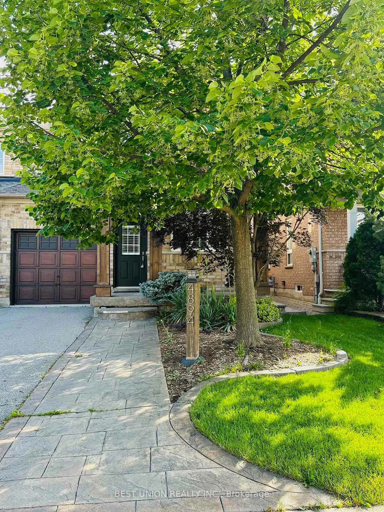 4894, Yorkshire, Hurontario, Mississauga