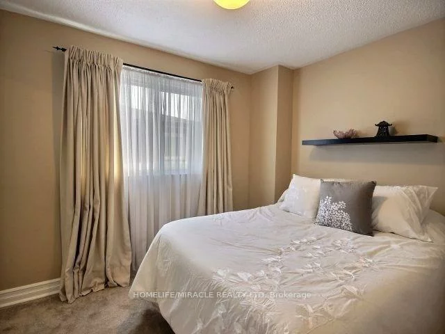 2500, Cobbinshaw, Meadowvale, Mississauga