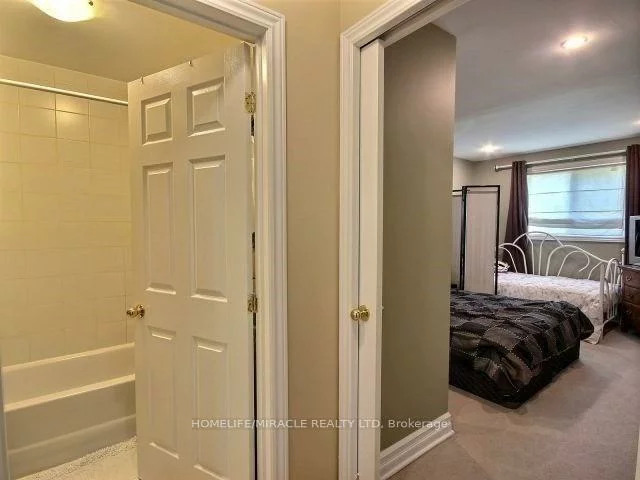2500, Cobbinshaw, Meadowvale, Mississauga