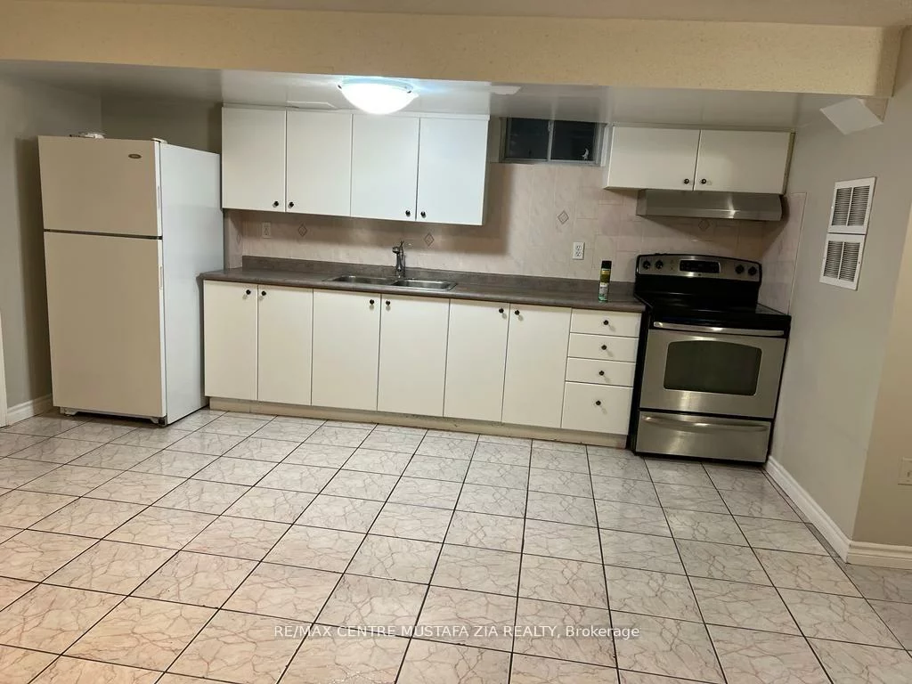 1088, Windbrook, East Credit, Mississauga