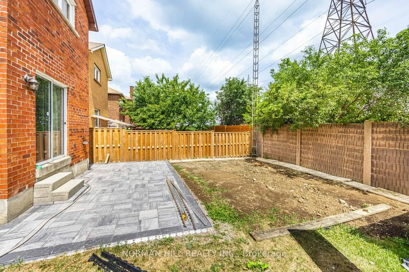 356, Laurentian, Hurontario, Mississauga