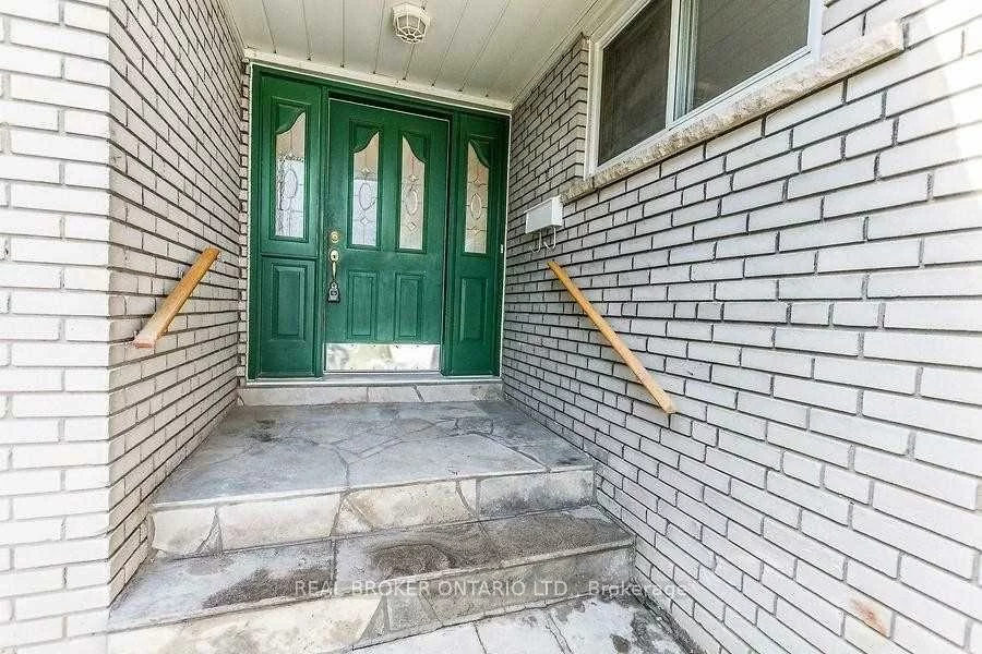 1821, Truscott, Clarkson, Mississauga
