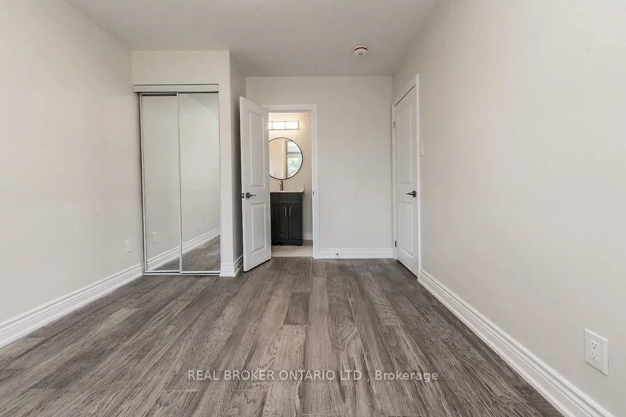 1821, Truscott, Clarkson, Mississauga