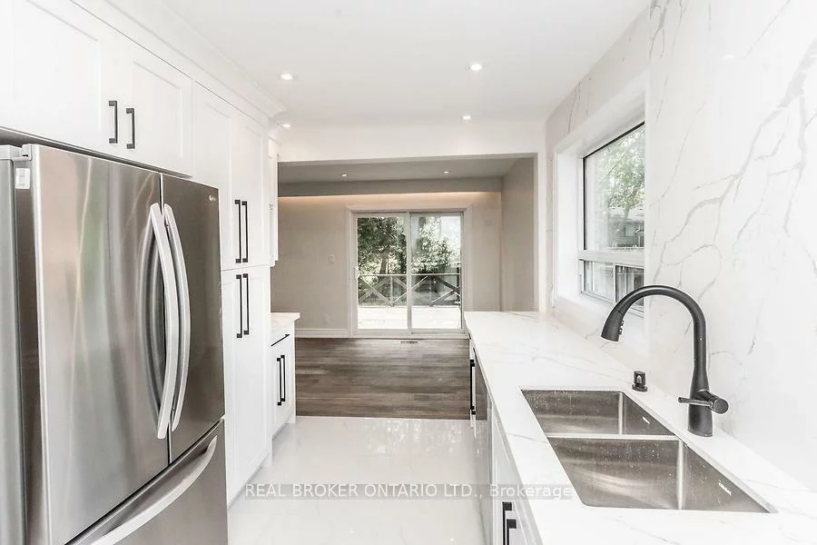 1821, Truscott, Clarkson, Mississauga