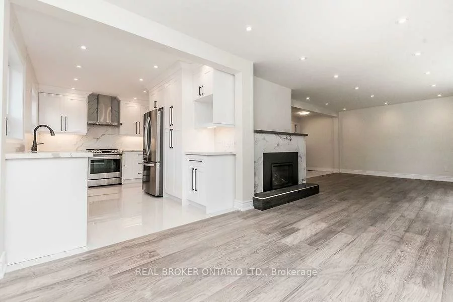 1821, Truscott, Clarkson, Mississauga
