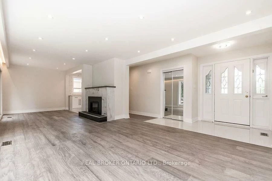 1821, Truscott, Clarkson, Mississauga