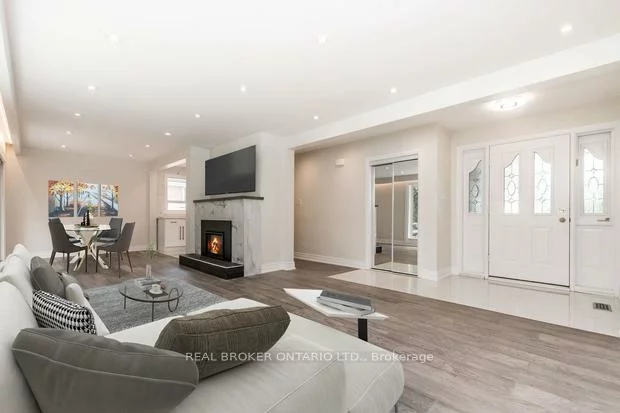 1821, Truscott, Clarkson, Mississauga