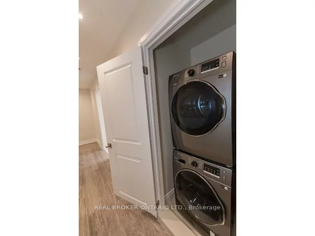 1821, Truscott, Clarkson, Mississauga