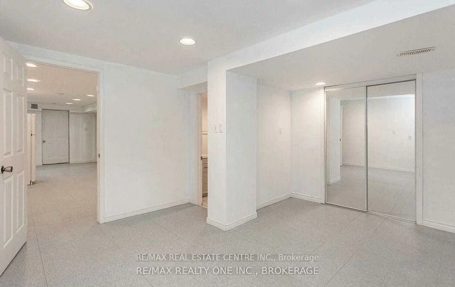 1051, Blizzard, East Credit, Mississauga