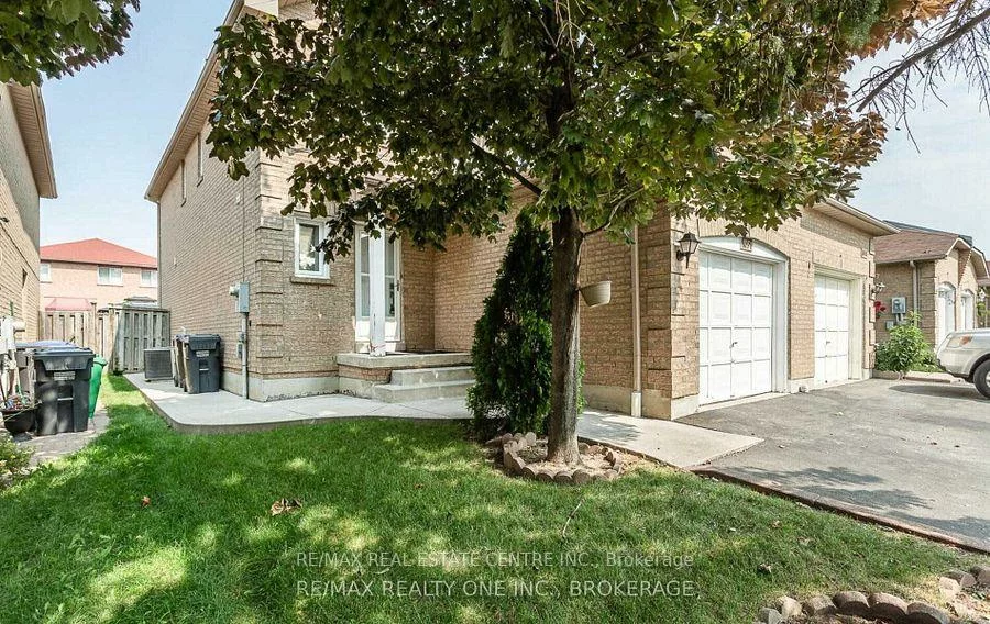 1051, Blizzard, East Credit, Mississauga