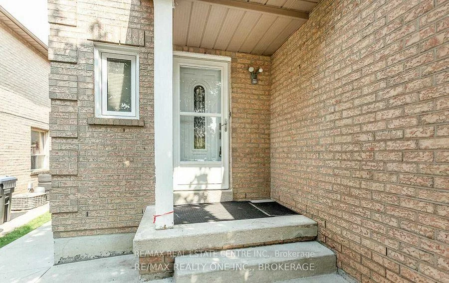 1051, Blizzard, East Credit, Mississauga