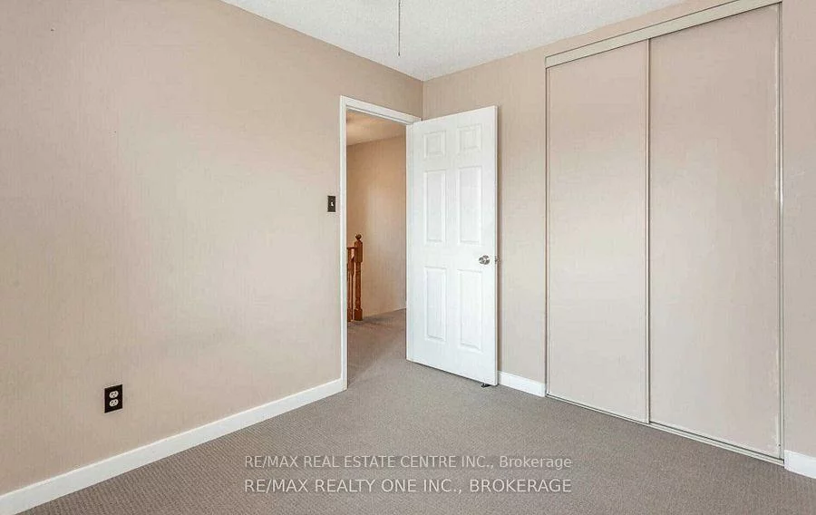 1051, Blizzard, East Credit, Mississauga